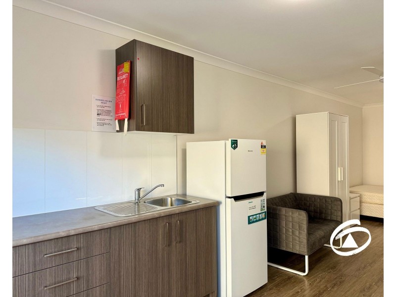 3/4 Cranbourne Drive, Cranbourne VIC 3977