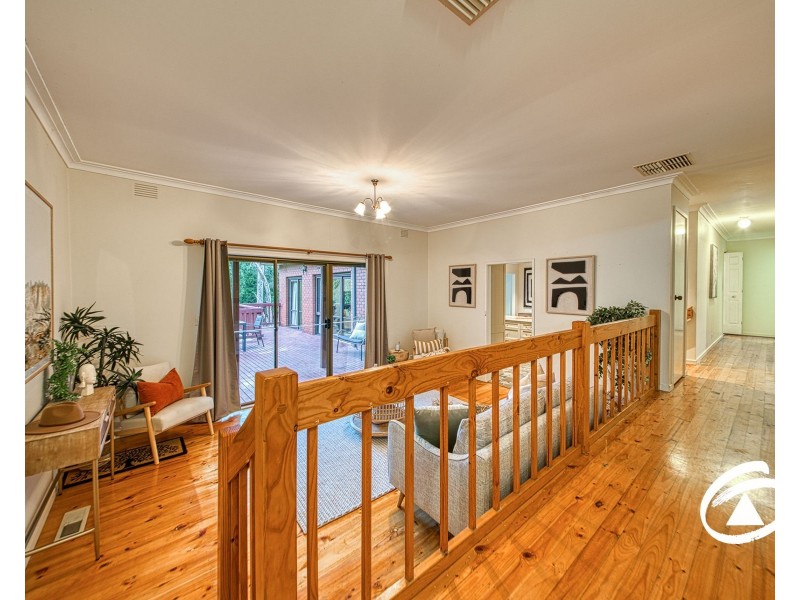 8 Leonard Street, Upwey VIC 3158