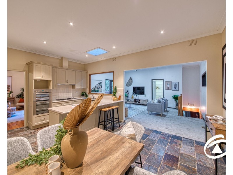 8 Leonard Street, Upwey VIC 3158