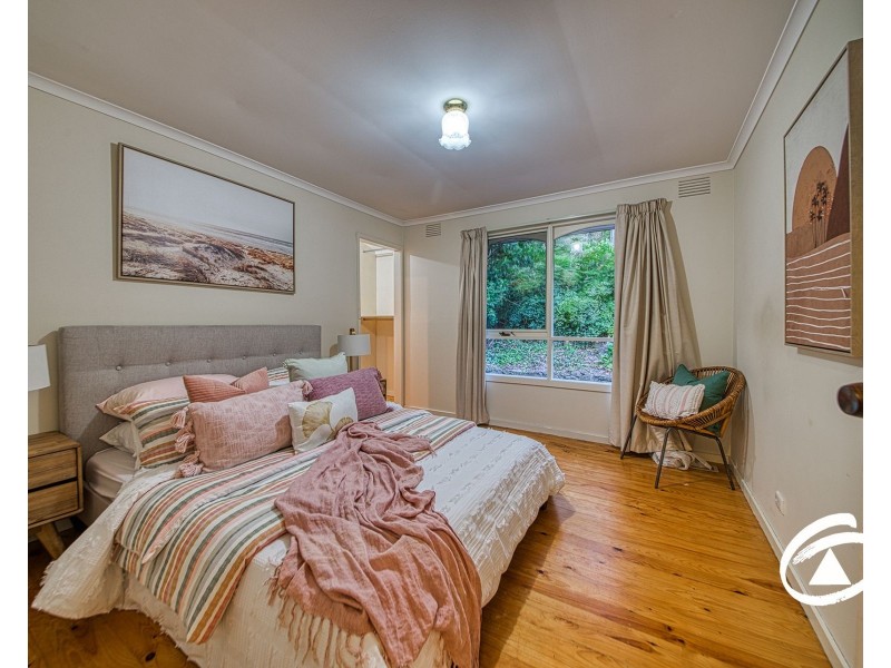 8 Leonard Street, Upwey VIC 3158