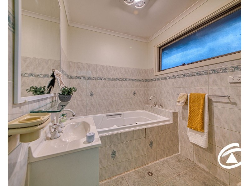 8 Leonard Street, Upwey VIC 3158
