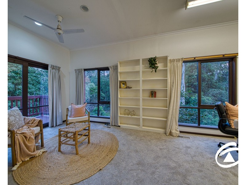8 Leonard Street, Upwey VIC 3158
