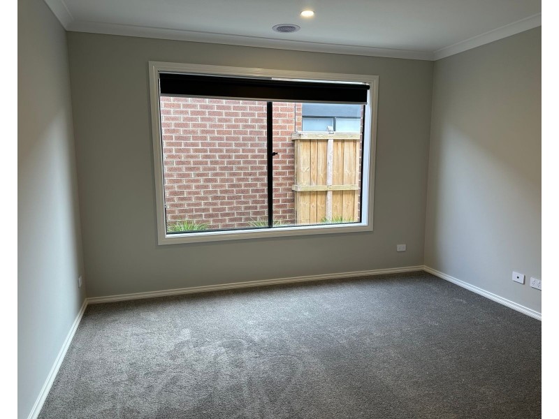 4 Matchett Drive, Clyde VIC 3978