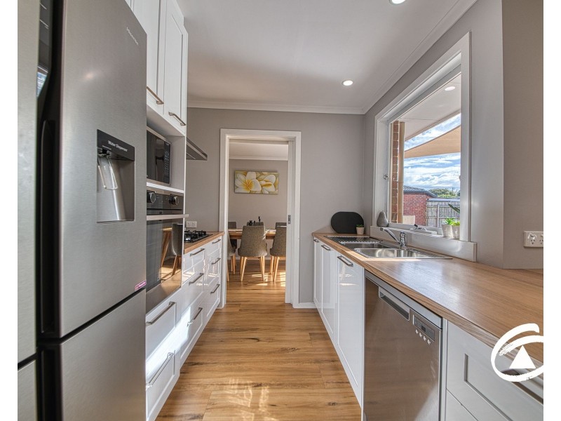 14 Strong Drive, Hampton Park VIC 3976