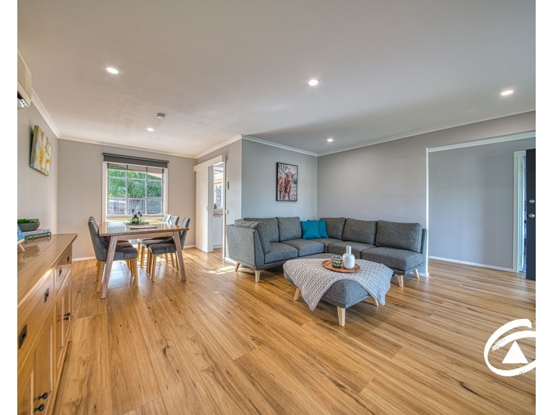 14 Strong Drive, Hampton Park VIC 3976