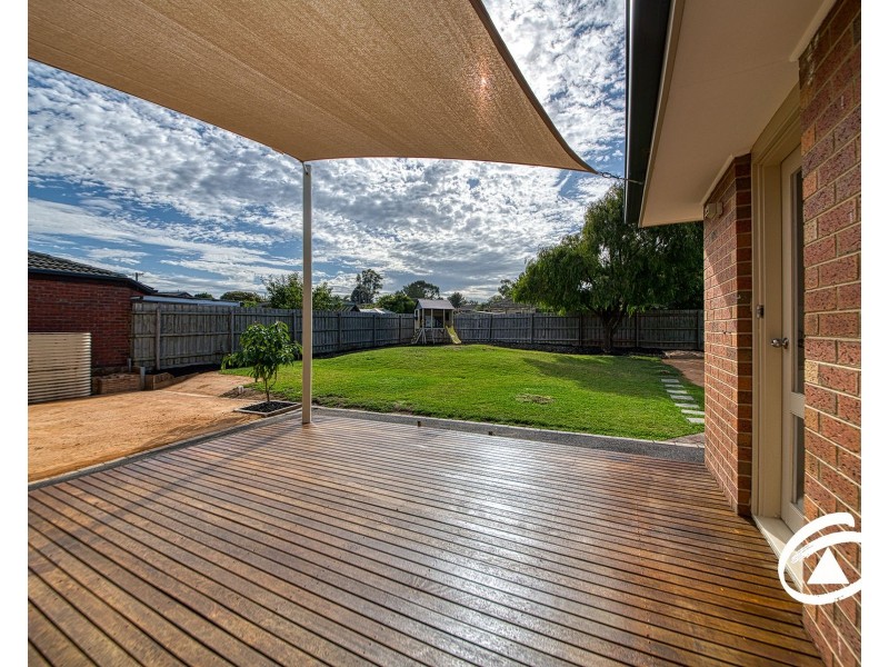 14 Strong Drive, Hampton Park VIC 3976