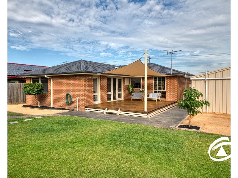 14 Strong Drive, Hampton Park VIC 3976