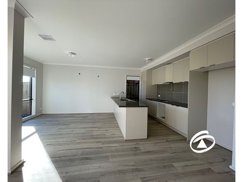 76 Stature Avenue, Clyde North VIC 3978