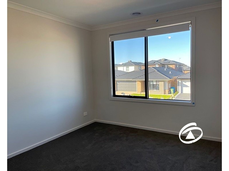 76 Stature Avenue, Clyde North VIC 3978