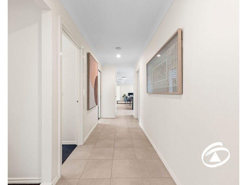 24 Mernoo Avenue, Clyde North VIC 3978