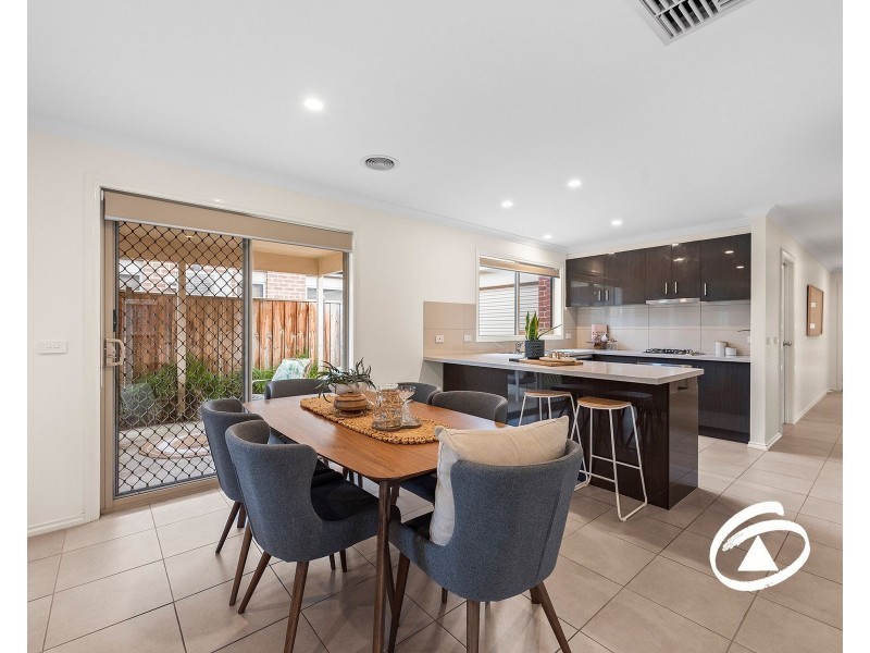 24 Mernoo Avenue, Clyde North VIC 3978
