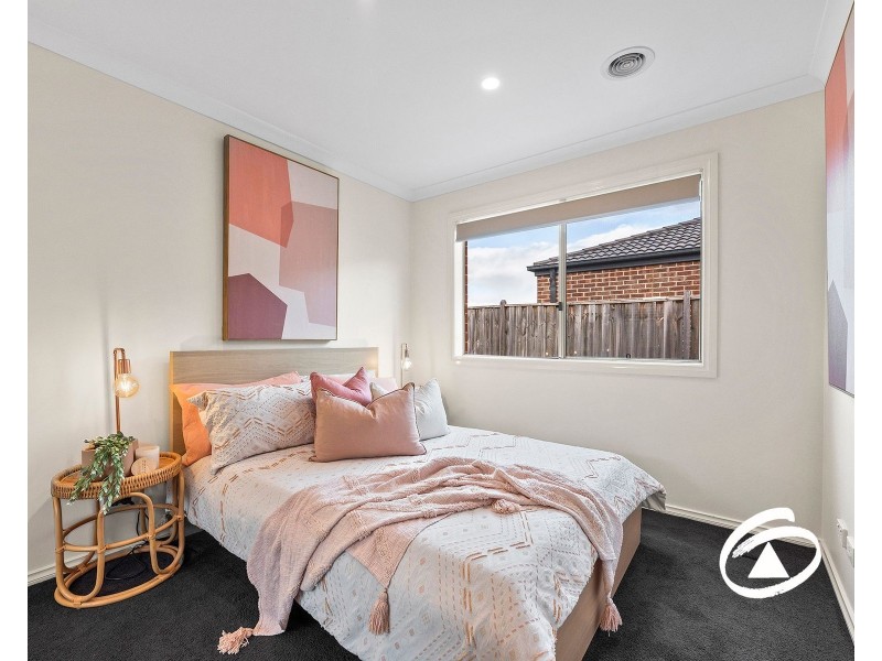 24 Mernoo Avenue, Clyde North VIC 3978