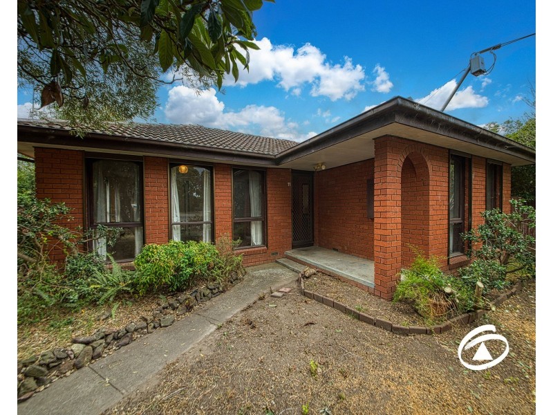 11 Lorraine Court, Hampton Park VIC 3976