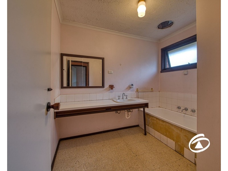 11 Lorraine Court, Hampton Park VIC 3976