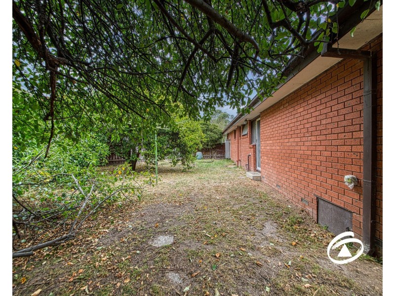 11 Lorraine Court, Hampton Park VIC 3976