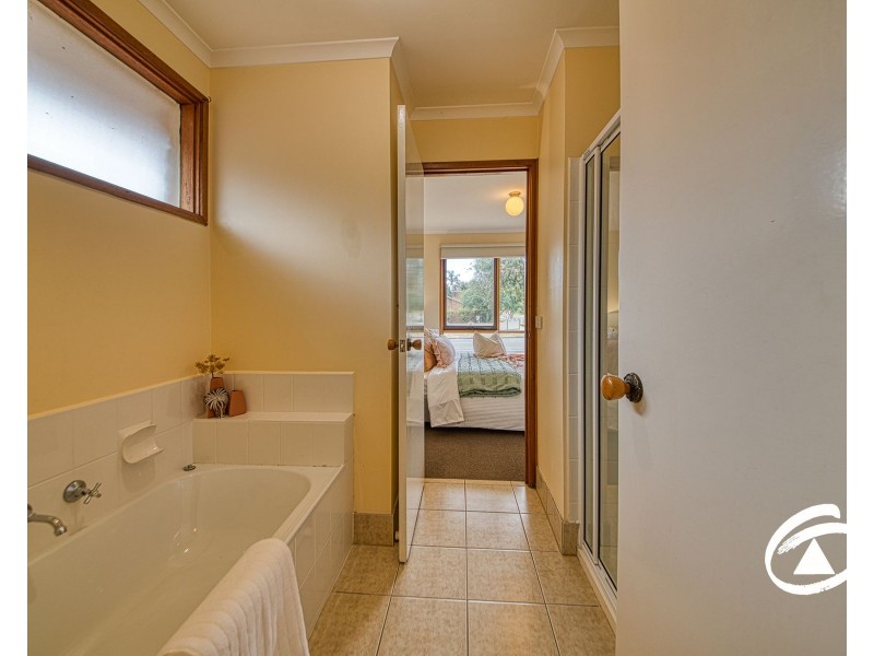 49 Fleetwood Drive, Narre Warren VIC 3805