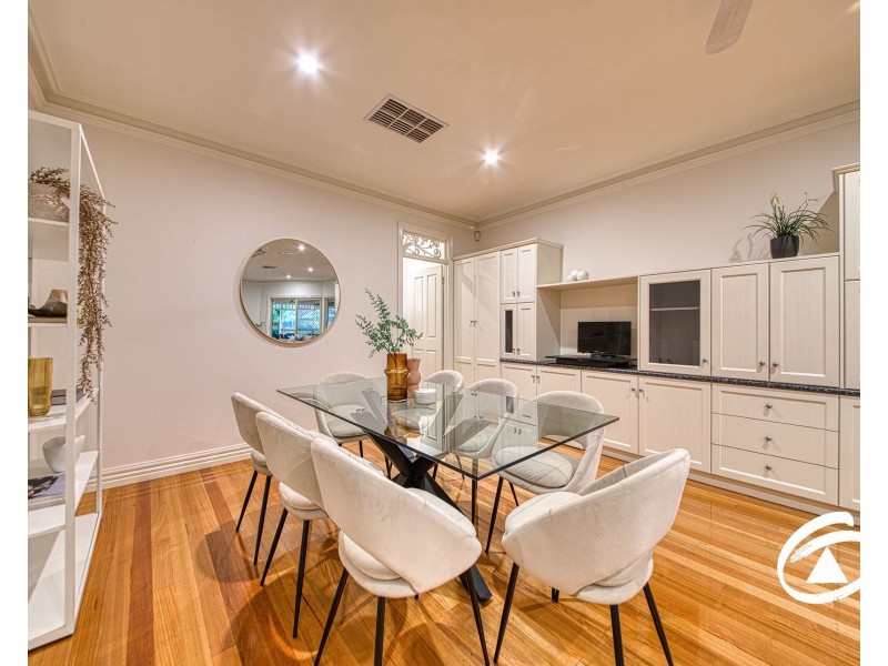 1 Astrid Court, Berwick VIC 3806