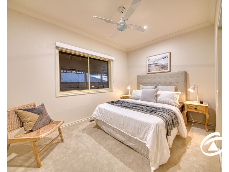 1 Astrid Court, Berwick VIC 3806