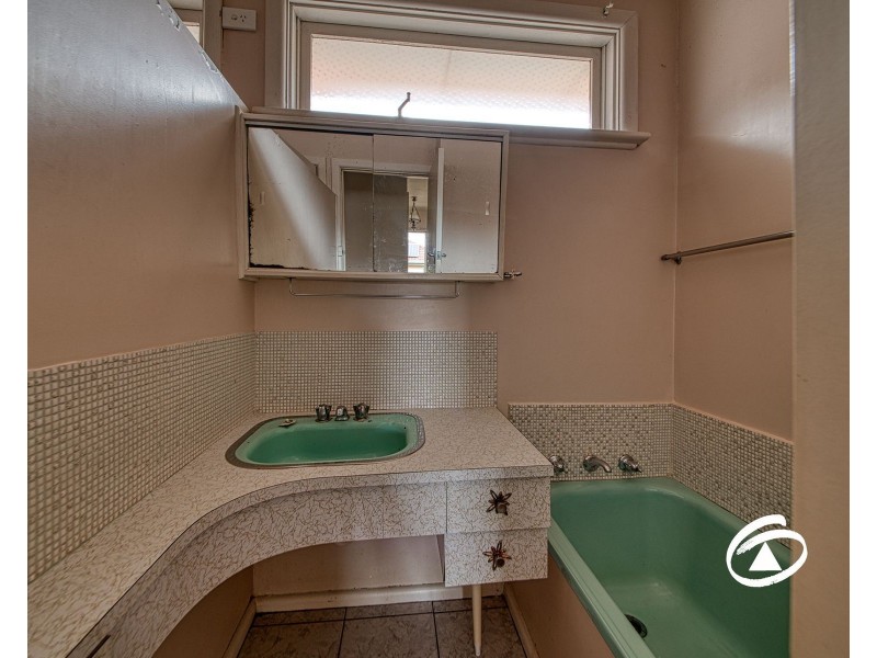 8 William Avenue, Hallam VIC 3803