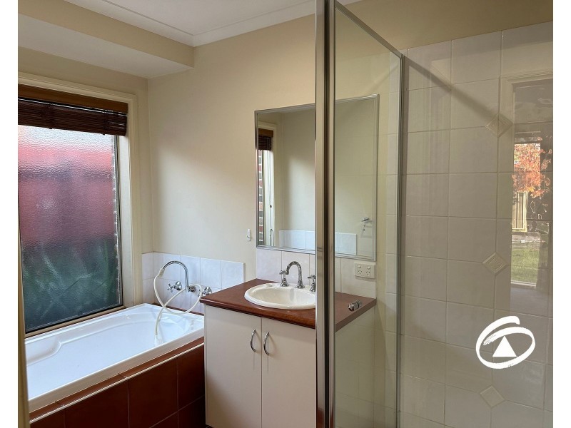 25 Kinsale View, Berwick VIC 3806