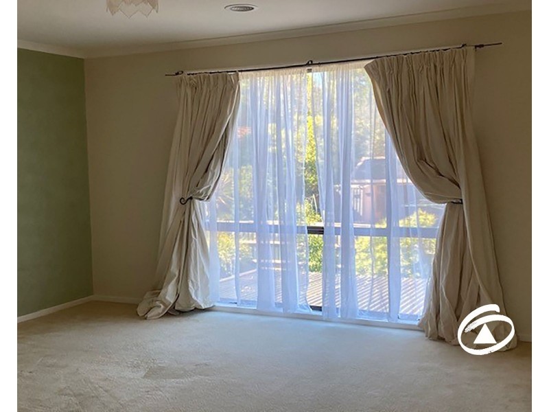 17 Canterbury Close, Narre Warren VIC 3805