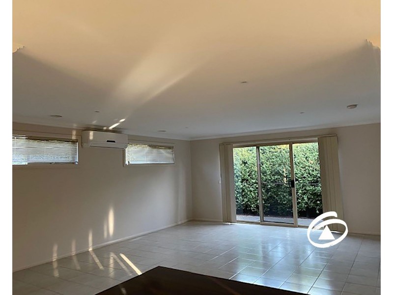 4/8 Jamieson Court, Pakenham VIC 3810