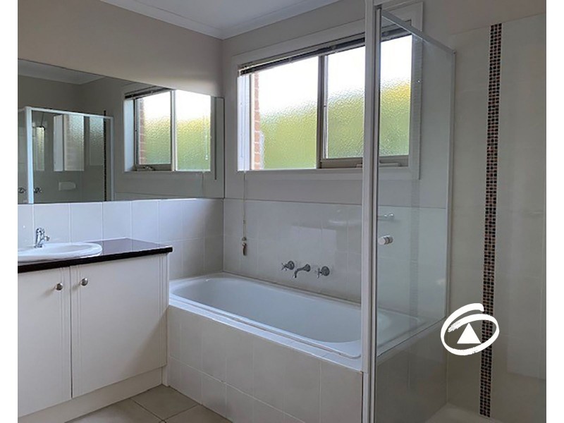 4/8 Jamieson Court, Pakenham VIC 3810