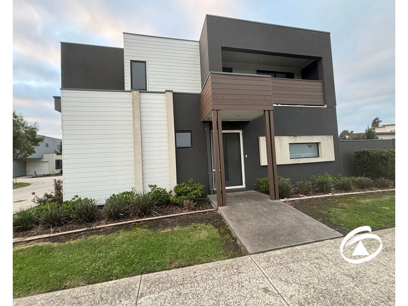 65 Nugget Way, Cranbourne East VIC 3977