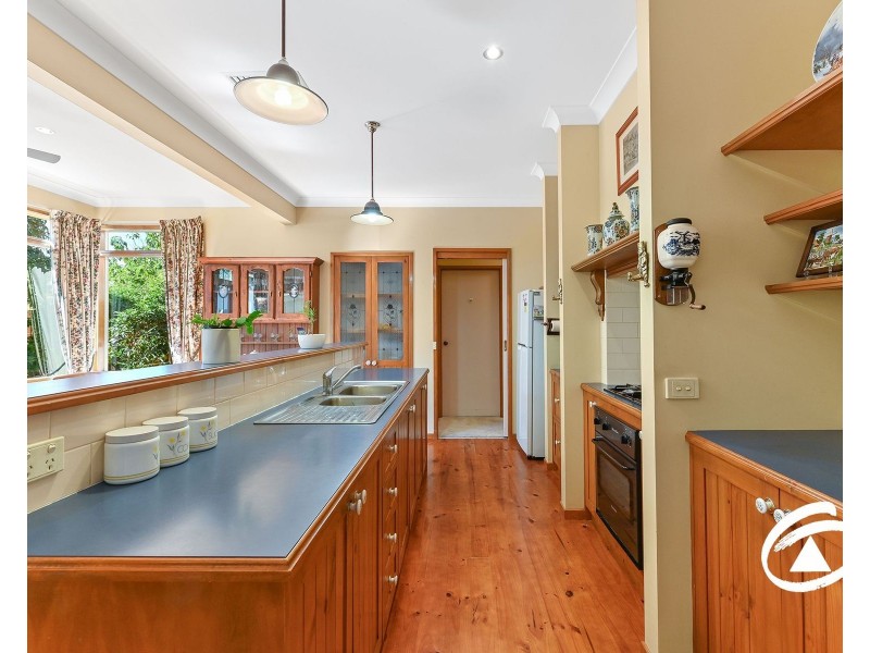 18 Magarra Crescent, Berwick VIC 3806