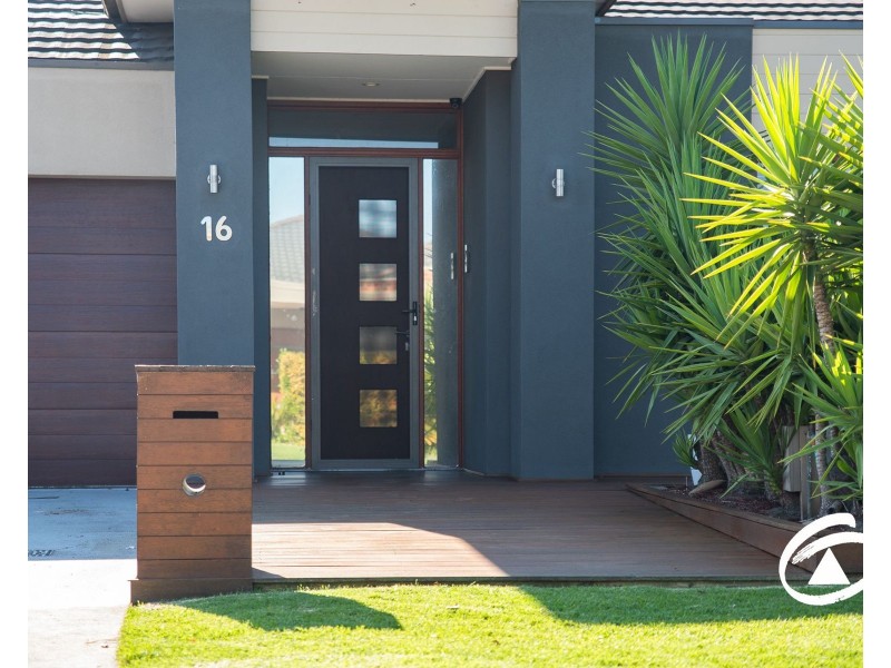 16 Marija Crescent, Berwick VIC 3806