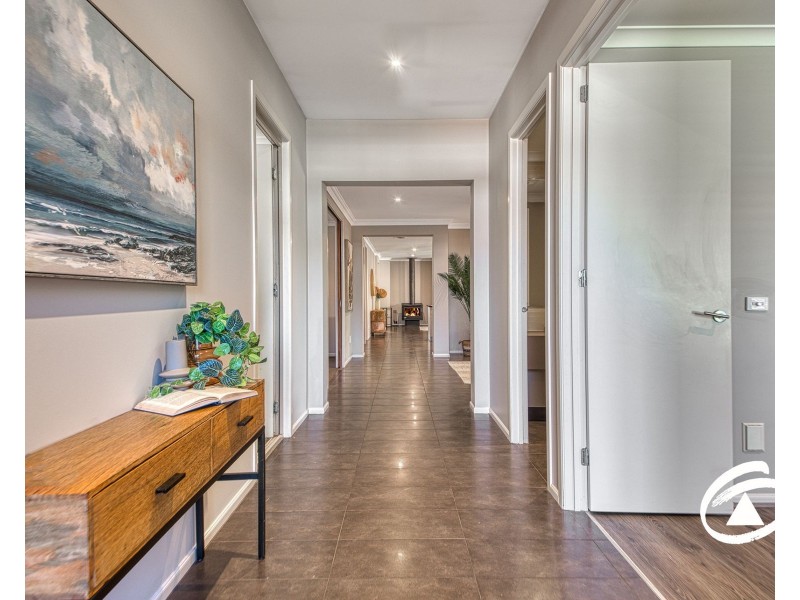 16 Marija Crescent, Berwick VIC 3806