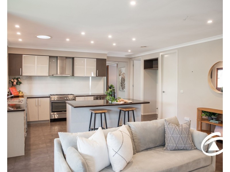 16 Marija Crescent, Berwick VIC 3806