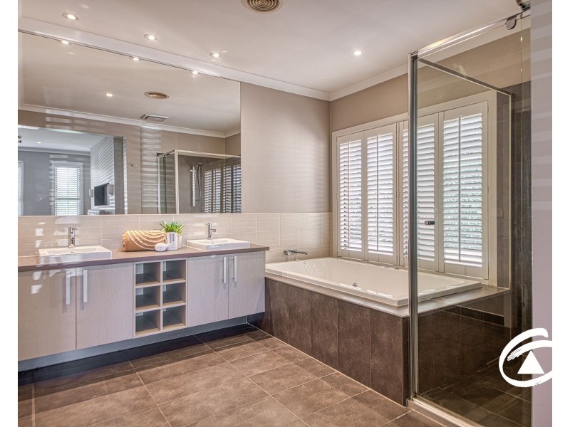 16 Marija Crescent, Berwick VIC 3806