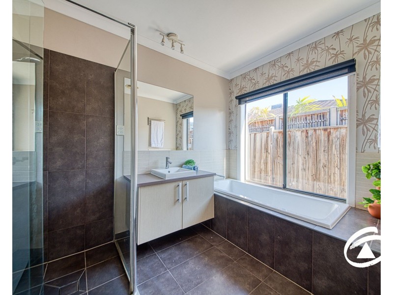 16 Marija Crescent, Berwick VIC 3806