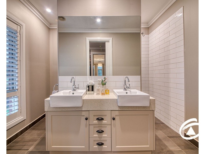 100 Old Gembrook Road, Pakenham Upper VIC 3810