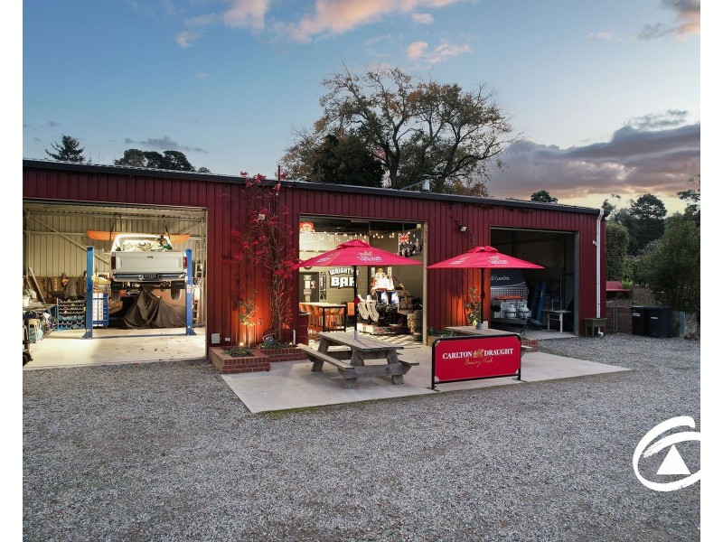 100 Old Gembrook Road, Pakenham Upper VIC 3810