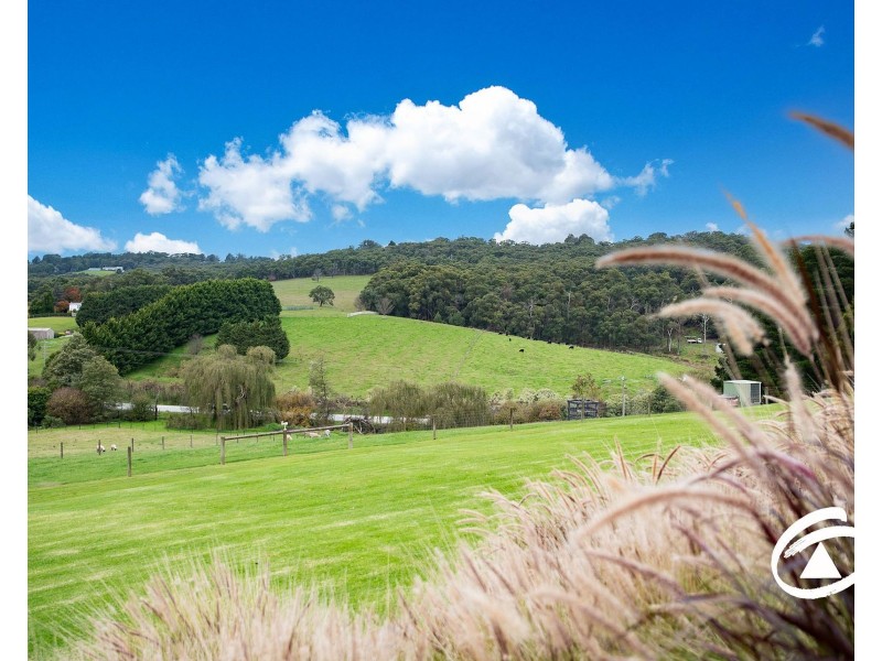 100 Old Gembrook Road, Pakenham Upper VIC 3810