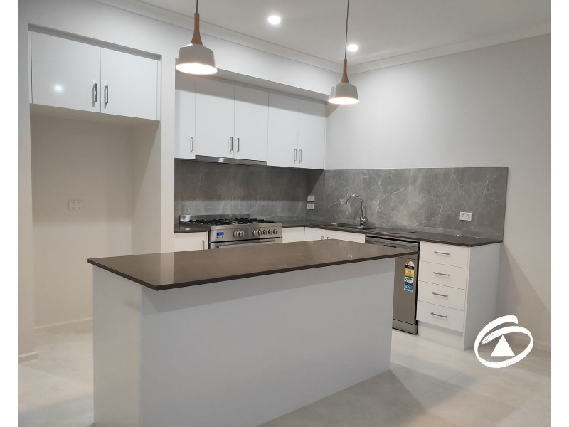 3 Rushgate Street, Pakenham VIC 3810