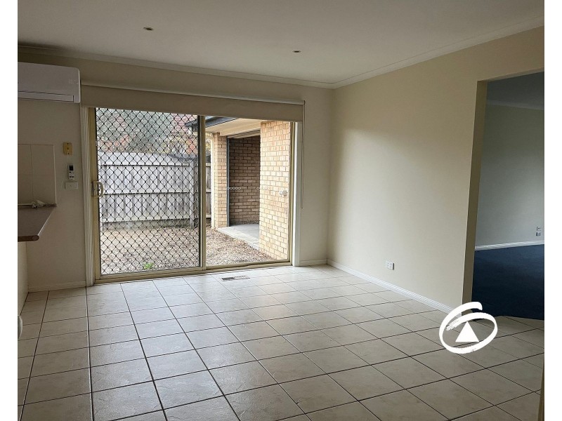 1/5 Kate Place, Ferntree Gully VIC 3156