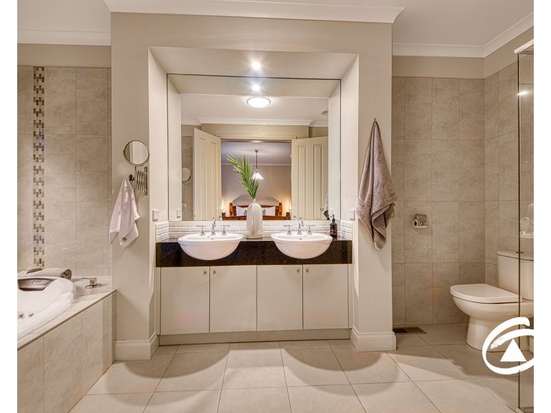 28 Wong Hee Road West, Emerald VIC 3782