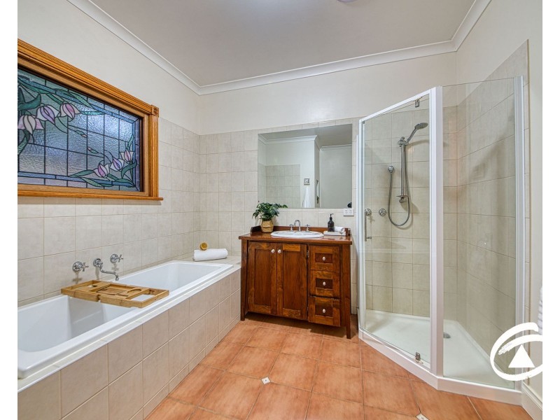 28 Wong Hee Road West, Emerald VIC 3782