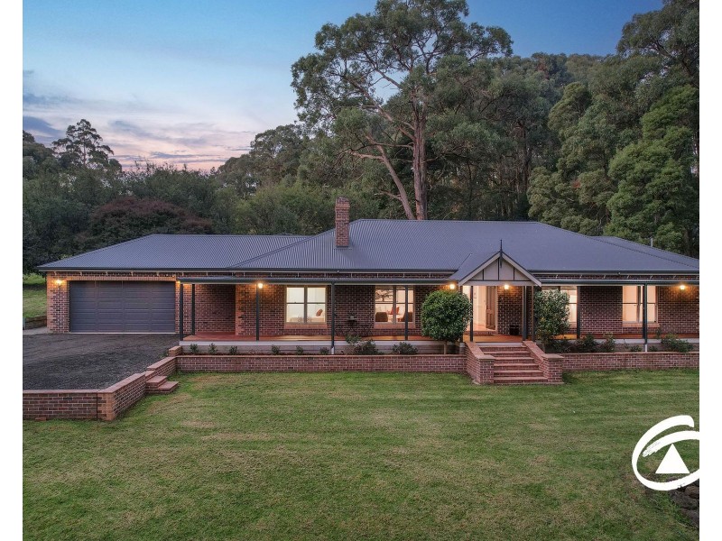 28 Wong Hee Road West, Emerald VIC 3782