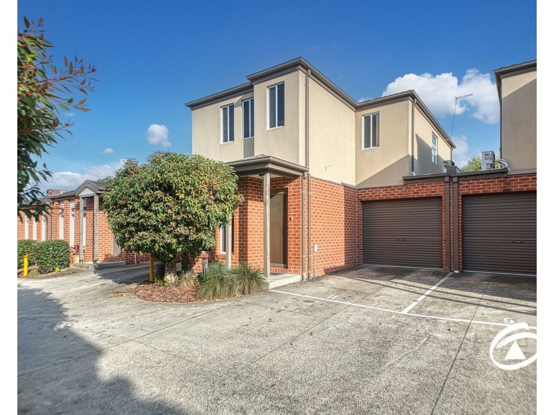 11/4 Young Road, Hallam VIC 3803