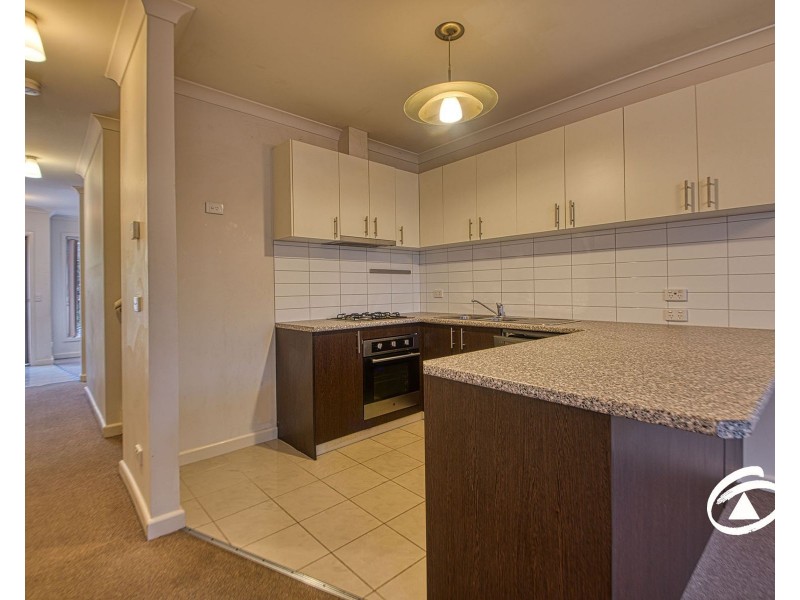 11/4 Young Road, Hallam VIC 3803