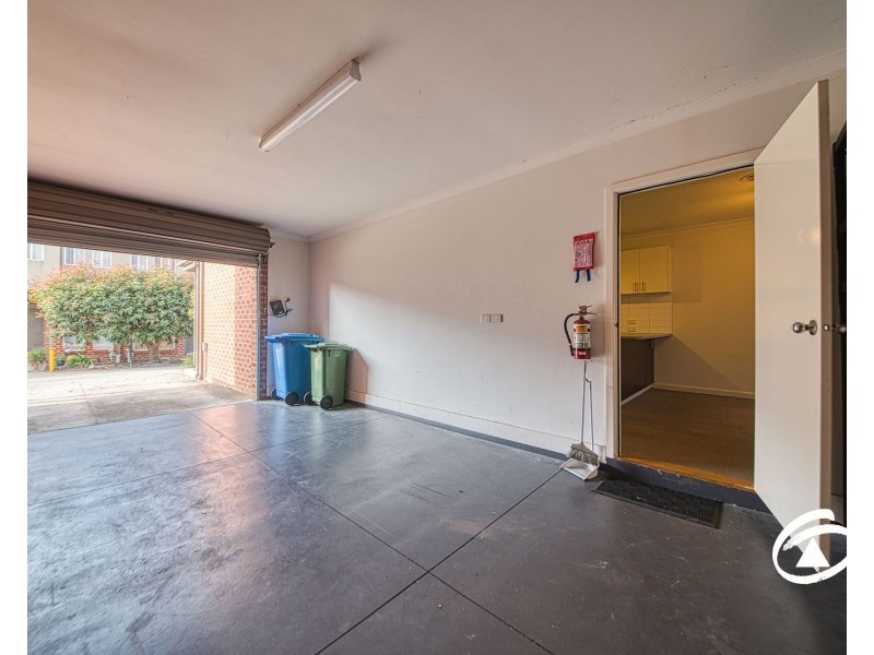 11/4 Young Road, Hallam VIC 3803