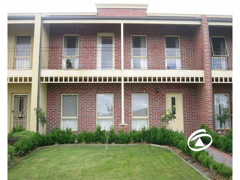 8/10 Parkhill Drive, Berwick VIC 3806