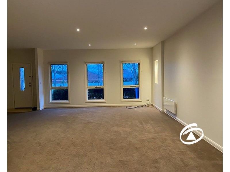 8/10 Parkhill Drive, Berwick VIC 3806