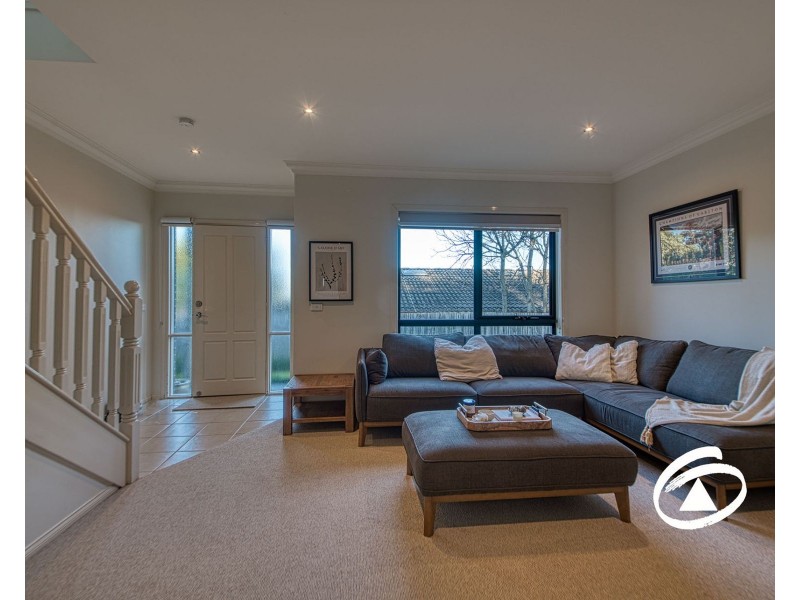 2/49 Palmerston Street, Berwick VIC 3806