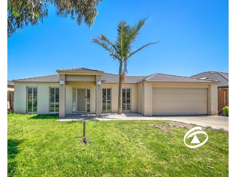 13 Yorkshire Drive, Cranbourne North VIC 3977