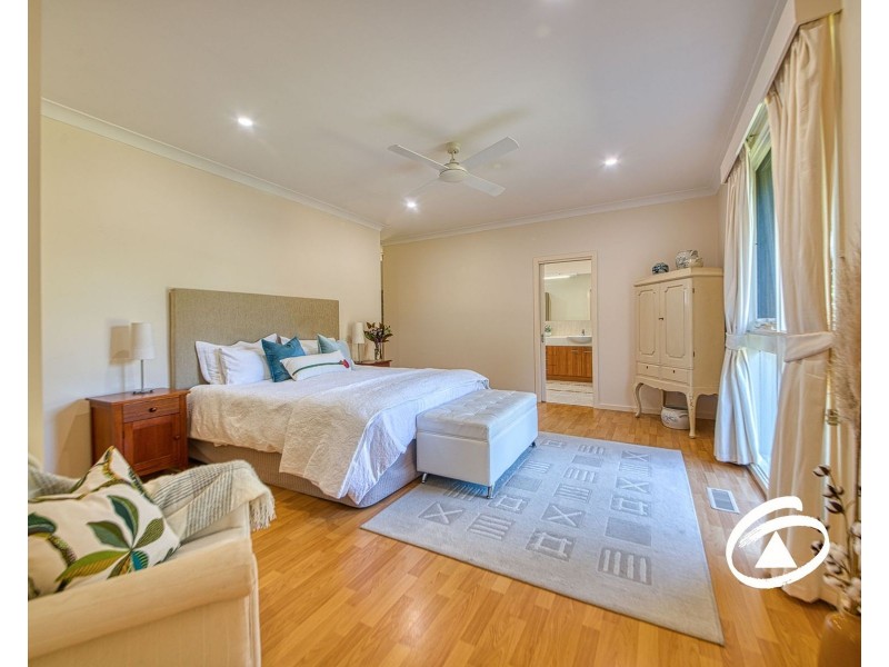9 Avonwood Road, Narre Warren North VIC 3804